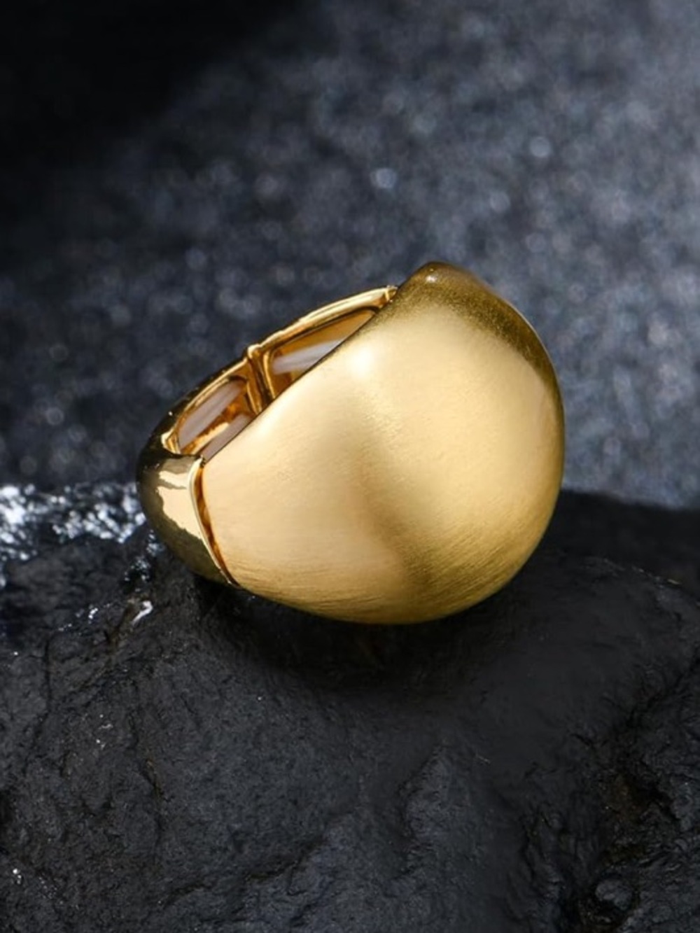 NWT Chunky Dome Gold Statement Ring